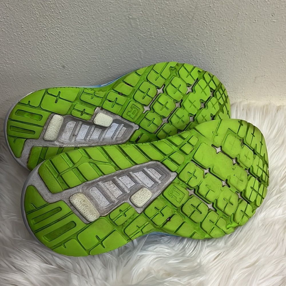 hoka one one clayton